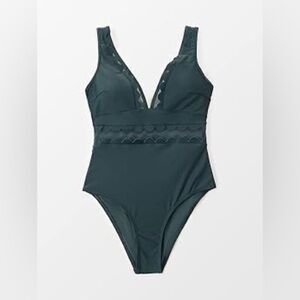 Women's Slimming One Piece Swimsuits Tummy Control Bathing Suit Curvy NWT Size M